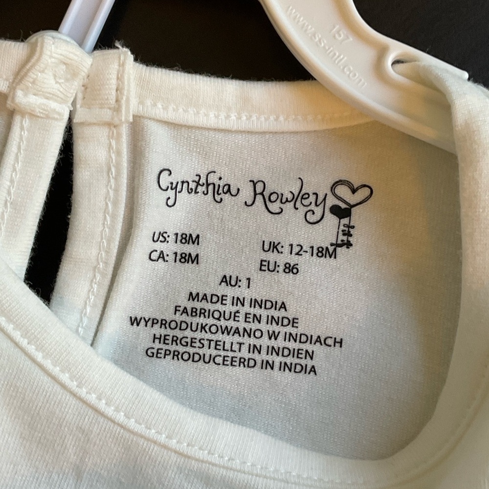 Cynthia Rowley Cream Top and Shorts Set - Picture 2 of 4